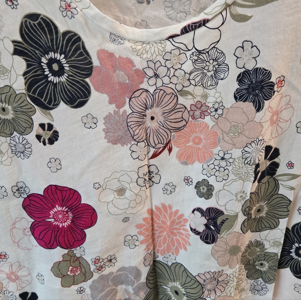 EUC LOFT Floral Tee Size L - Picture 5 of 8